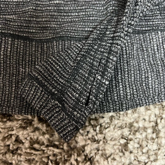 Lulu lemon knit swiftly top - Picture 5 of 5